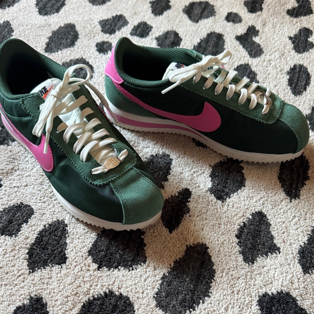 Nike Women’s Cortez Runner - Forest Green with Pink Swoosh